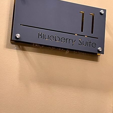 The Blueberry Hotel Pontypridd Exterior foto