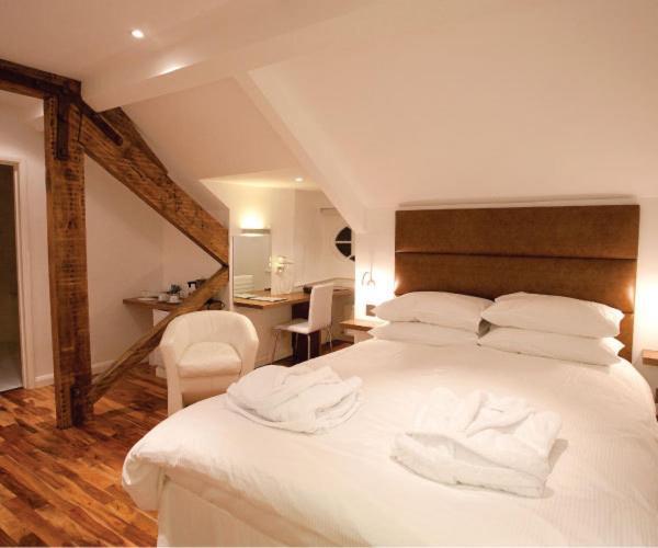 The Blueberry Hotel Pontypridd Habitación foto